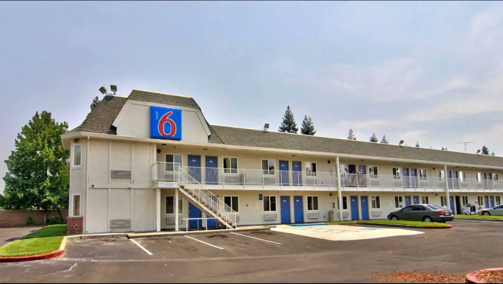 motel vs hotel