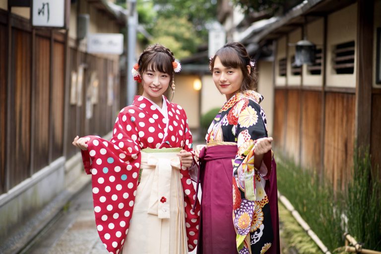 How To Wear A Kimono? A Very Comprehensive Guide