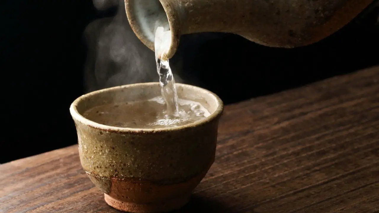 How to drink Sake