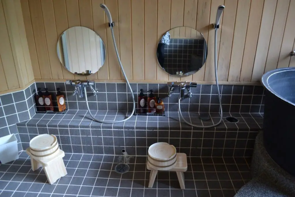japanese bathrooms 