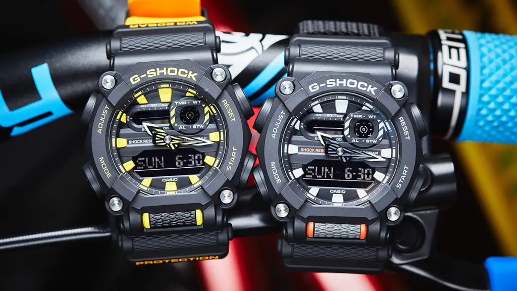 CASIO G-SHOCK BK/GD  腕時計 腕時計(デジタル) 時計 メンズ 特売特価