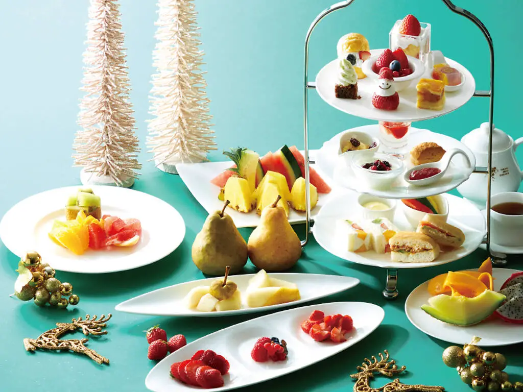 While most afternoon teas focus on sweets, this unique tea set at the Hilton Tokyo in Nishi-Shinjuku focuses on mouthwatering autumn meat dishes.